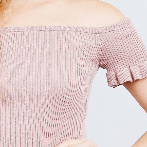 🎀Short Sleeve Off The Shoulder Top🎀 - Picture 3 of 3